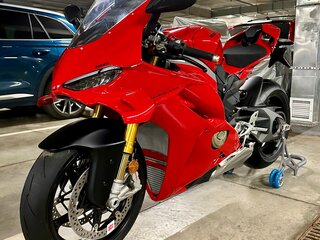 2024 Ducati Panigale V4, красный, 3950000 рублей, вид 4
