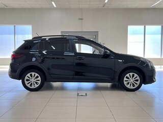 2021 Kia Rio X IV Рестайлинг, чёрный, 1500000 рублей, вид 4