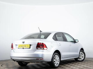2017 Volkswagen Polo V Рестайлинг, серебристый, 1149000 рублей, вид 4