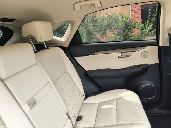2021 Lexus NX 300 I Рестайлинг, серый, 4700000 рублей - вид 15