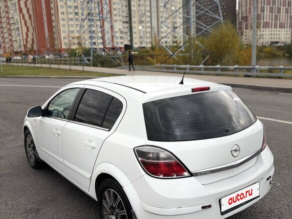 2011 Opel Astra H Рестайлинг, белый, 550000 рублей - вид 10