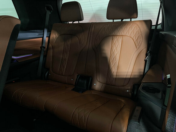 2026 BMW X7 40d I (G07) Рестайлинг, чёрный - вид 27