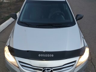 2015 Hyundai Solaris I Рестайлинг, серебристый, 878000 рублей, вид 4