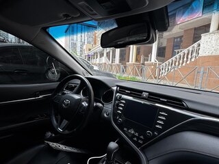 2020 Toyota Camry VIII (XV70), чёрный, 3100000 рублей, вид 5