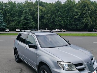 2007 Mitsubishi Outlander I, серебристый, 590000 рублей, вид 3