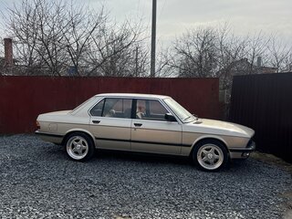 1985 BMW 5 серии 525i II (E28), бежевый, 1100000 рублей, вид 3