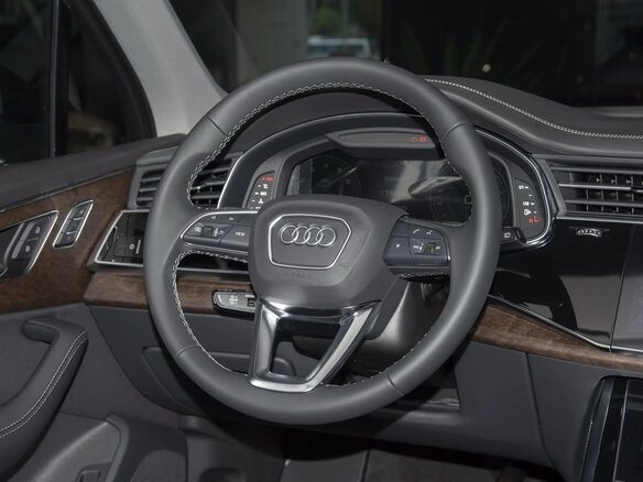 2025 Audi Q7 45 TFSI II (4M) Рестайлинг 2, чёрный, 10123000 рублей - вид 7