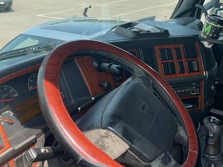 2003 Volvo FH, белый, 874520 рублей, вид 5