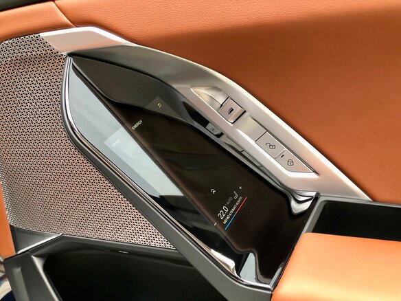 2022 BMW i7 xDrive60 I (G70), синий, 14900000 рублей - вид 19