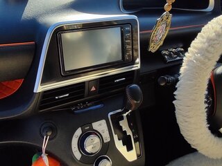 2018 Toyota Sienta II Рестайлинг, белый, 1350000 рублей, вид 1