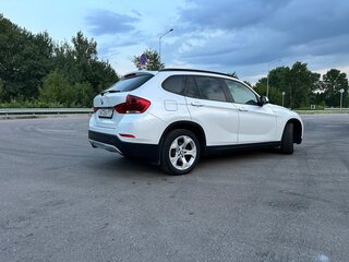 2013 BMW X1 18i I (E84) Рестайлинг, белый, 1000000 рублей, вид 3
