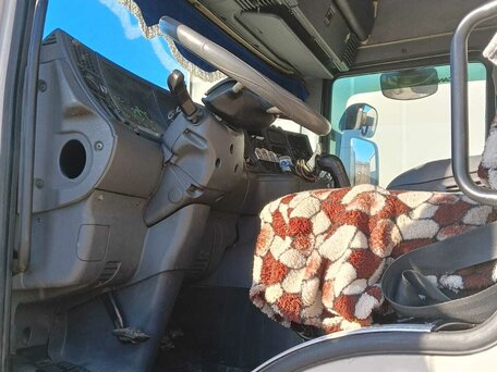 2004 Scania 4-Series, белый, 2000000 рублей, вид 2