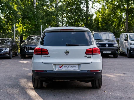 2015 Volkswagen Tiguan I Рестайлинг, белый, 1040000 рублей, вид 4