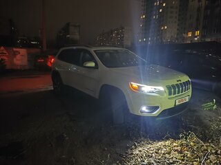 2019 Jeep Cherokee V (KL) Рестайлинг, белый, 2250000 рублей, вид 3