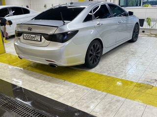 2010 Hyundai Sonata VI (YF), серебристый, 1300000 рублей, вид 3