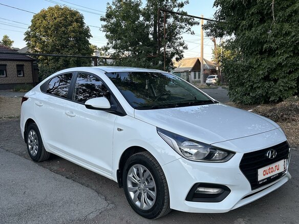 2017 Hyundai Solaris II, белый, 1270000 рублей - вид 2