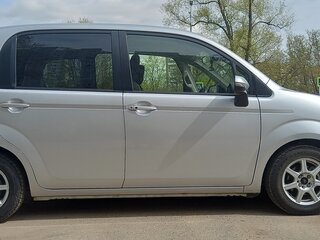 2018 Toyota Porte II, серый, 1300000 рублей, вид 2