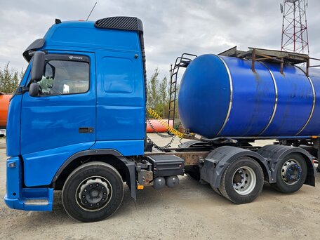 2010 Volvo FH, синий, 2500000 рублей, вид 4