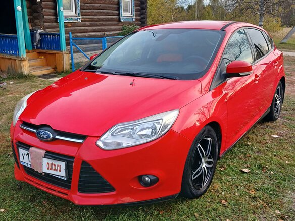 2011 Ford Focus III, красный, 860000 рублей