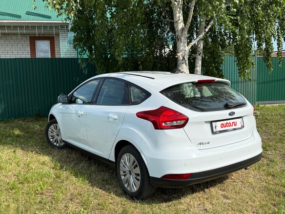 2018 Ford Focus III Рестайлинг, белый, 1150000 рублей - вид 2