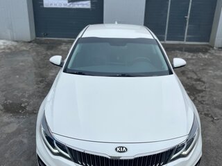 2019 Kia Optima IV Рестайлинг, белый, 1900000 рублей, вид 2