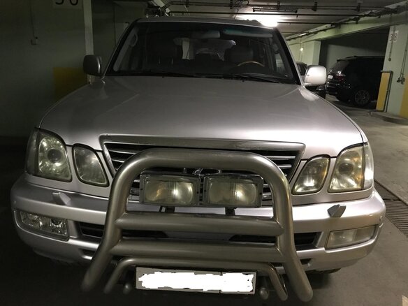 2006 Lexus LX 470 II Рестайлинг, серебристый