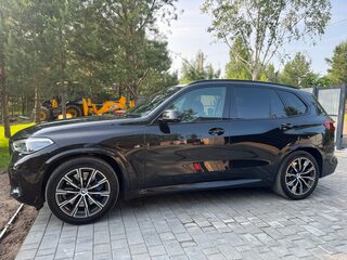 2019 BMW X5 30d IV (G05/G18), чёрный, 5750000 рублей, вид 4