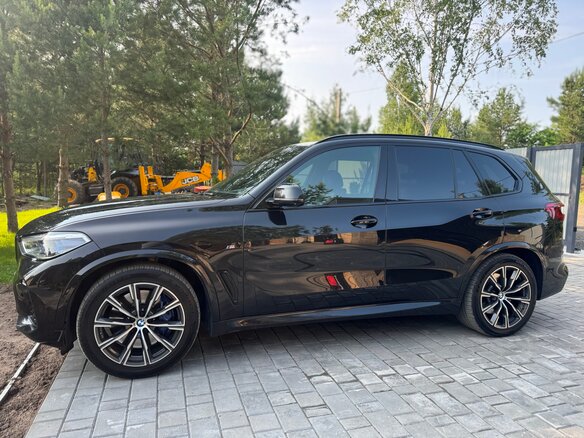 2019 BMW X5 30d IV (G05/G18), чёрный, 5750000 рублей - вид 3