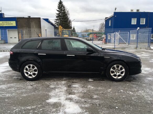 2006 Alfa Romeo 159, чёрный - вид 2