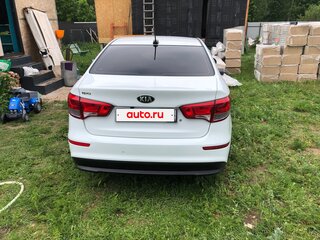 2016 Kia Rio III Рестайлинг, белый, 780000 рублей, вид 4
