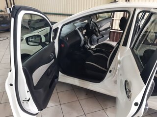 2017 Nissan Note e-Power II Рестайлинг, белый, 1430000 рублей, вид 5