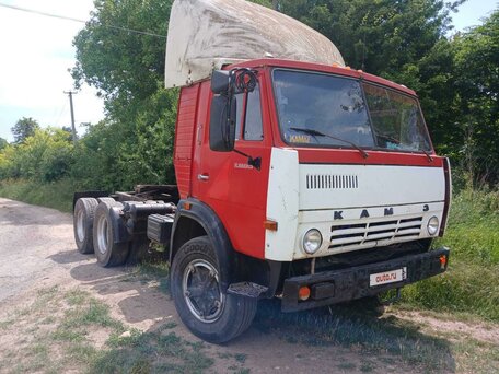 1985 КамАЗ 54112, красный, 650000 рублей, вид 1