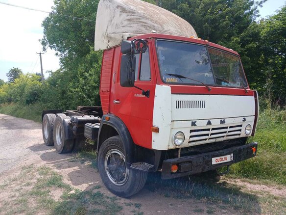 1985 КамАЗ 54112, красный, 650000 рублей