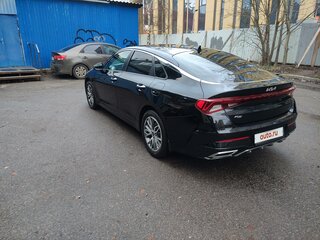 2022 Kia K5 III, чёрный, 3300000 рублей, вид 5