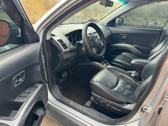 2011 Mitsubishi Outlander II Рестайлинг, серебристый, 1230000 рублей - вид 7