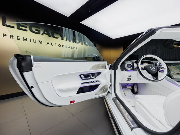 2025 Mercedes-Benz Maybach SL, белый - вид 13
