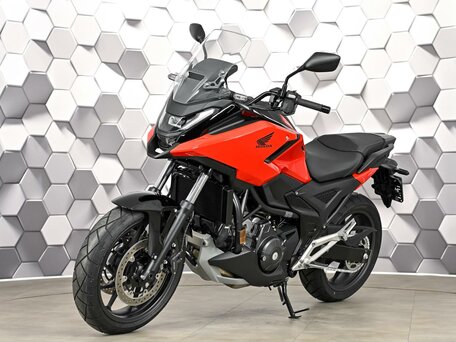 2026 Honda NC 750X, красный, 1477000 рублей, вид 2
