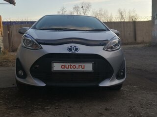 2017 Toyota Aqua I Рестайлинг 2, серебристый, 1090000 рублей, вид 2