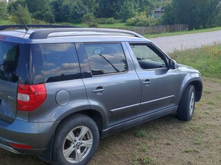 2016 Skoda Yeti I Рестайлинг, серый, 700000 рублей, вид 2