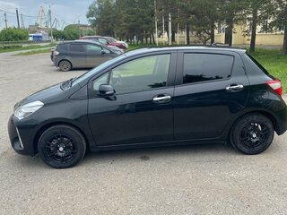 2019 Toyota Vitz III (XP130) Рестайлинг 2, чёрный, 1199999 рублей, вид 4