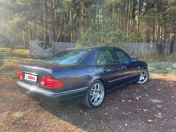 1998 Mercedes-Benz E-Класс 240 II (W210, S210), фиолетовый, 699000 рублей - вид 8