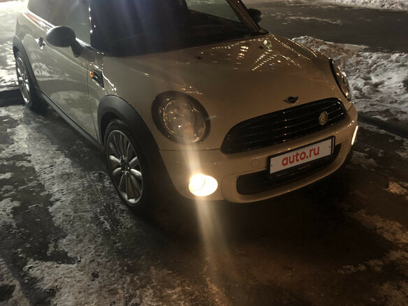 2011 Mini Hatch One II (R56) Рестайлинг, белый - вид 1