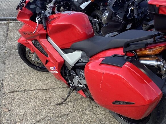 2003 Honda VFR 800, красный, 600000 рублей - вид 2