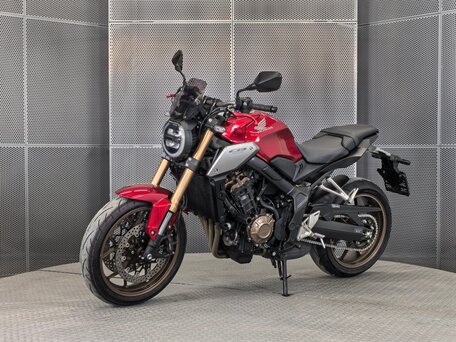 2021 Honda CB 650R, красный, 977000 рублей, вид 4