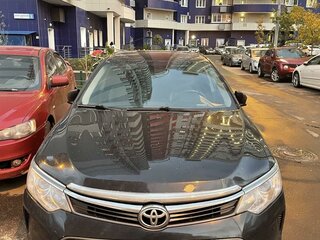 2015 Toyota Camry VII (XV50) Рестайлинг, чёрный, 1350000 рублей, вид 2