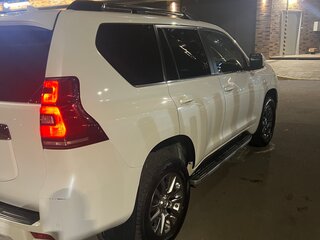 2018 Toyota Land Cruiser Prado 150 Series Рестайлинг 2, белый, 4200000 рублей, вид 3