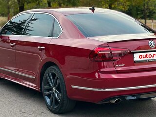 2017 Volkswagen Passat (North America and China) I Рестайлинг, красный, 2150000 рублей, вид 5
