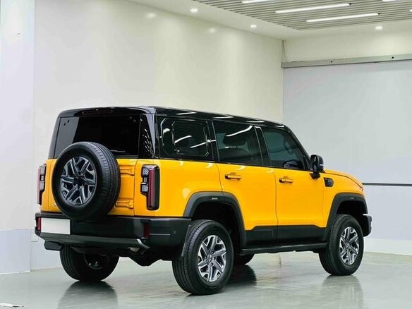 2024 BAIC BJ40 II, жёлтый, 3660000 рублей - вид 2