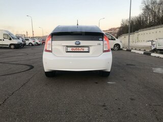 2012 Toyota Prius III Рестайлинг (XW30), белый, 1550000 рублей, вид 3