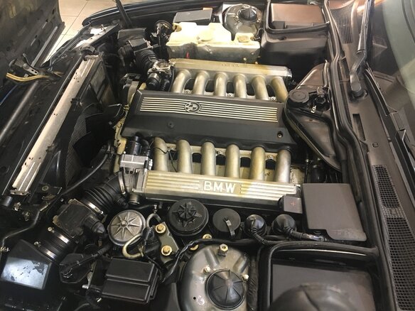 1990 BMW 7 серии 750i II (E32), серый - вид 16